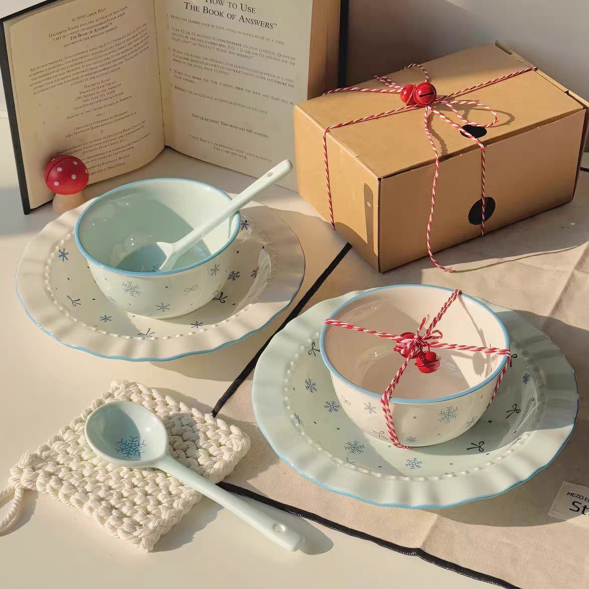Snowflake Ribbon Ceramic Set