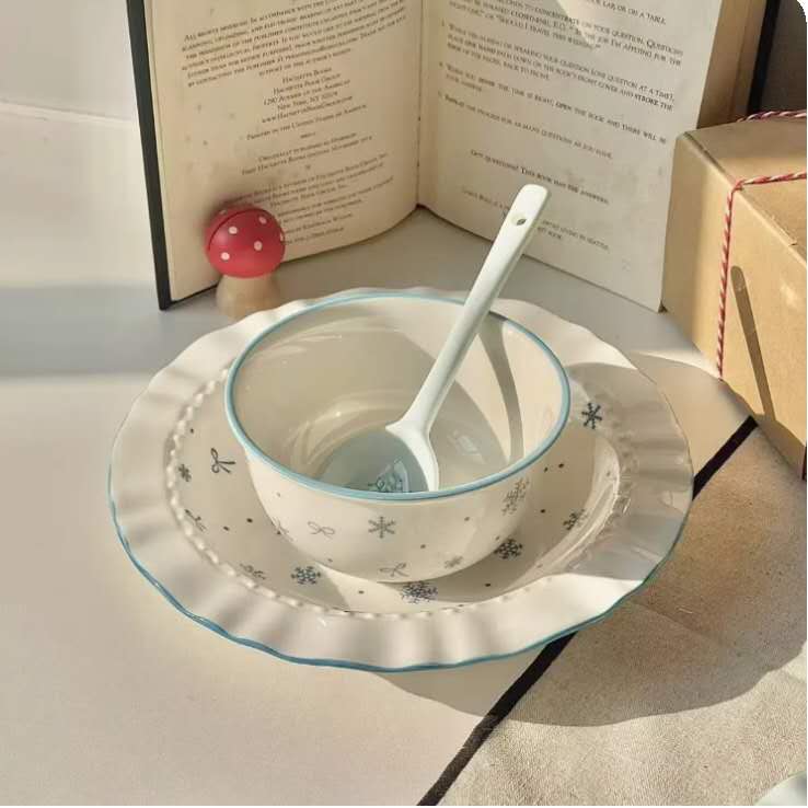 Snowflake Ribbon Ceramic Set